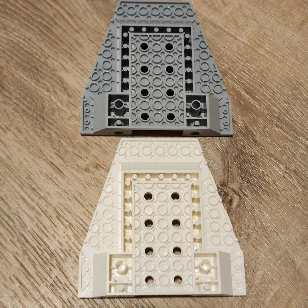 LEGO Vehicle Base Cockpit 12x12x1 ⅓ Light Bluish Gray & White (76158) Part 43979